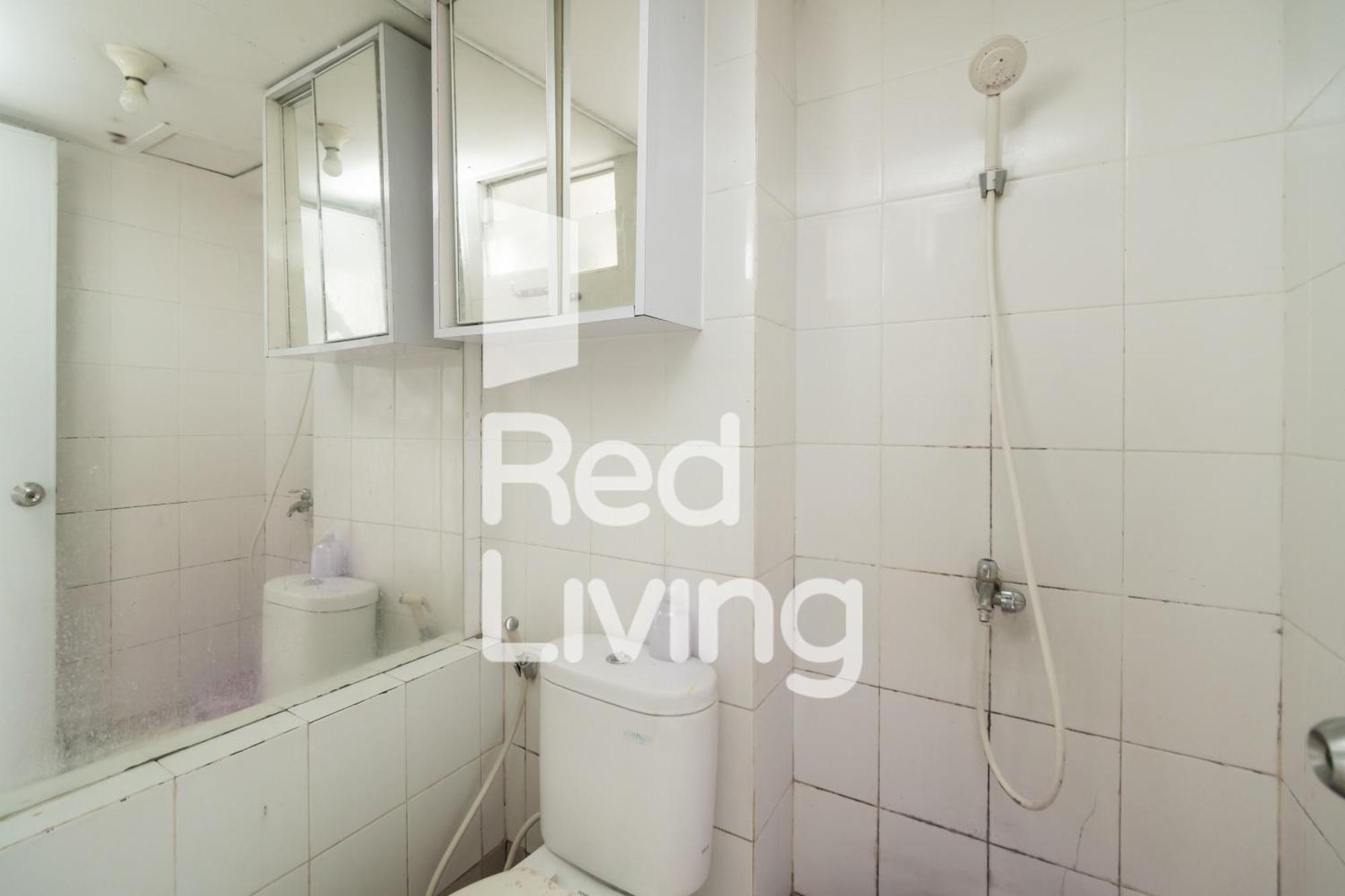 Redliving Apartemen Bassura City - Vina Tan Tower Flamboyan Джакарта Номер фото